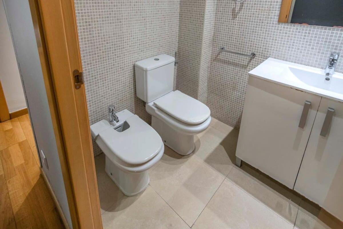 Apartment 2 Bedroom With Balcony In Eixample 4-2