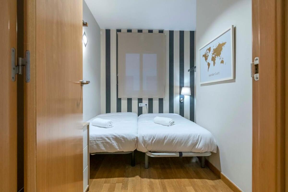 Apartamento 2 Bedroom With Balcony In Eixample 4-2 *