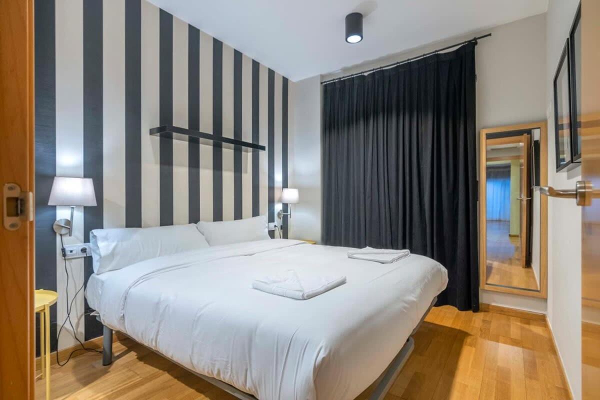 Apartamento 2 Bedroom With Balcony In Eixample 4-2 Barcelona