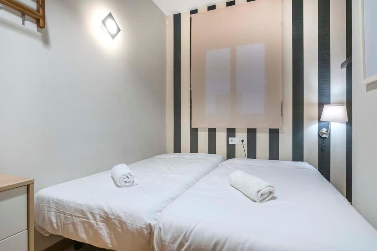 Apartamento 2 Bedroom With Balcony In Eixample 4-2