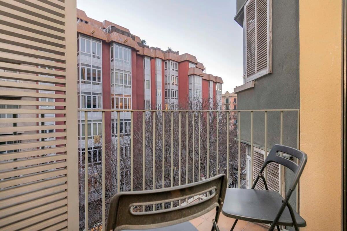 Apartamento 2 Bedroom With Balcony In Eixample 4-2 *
