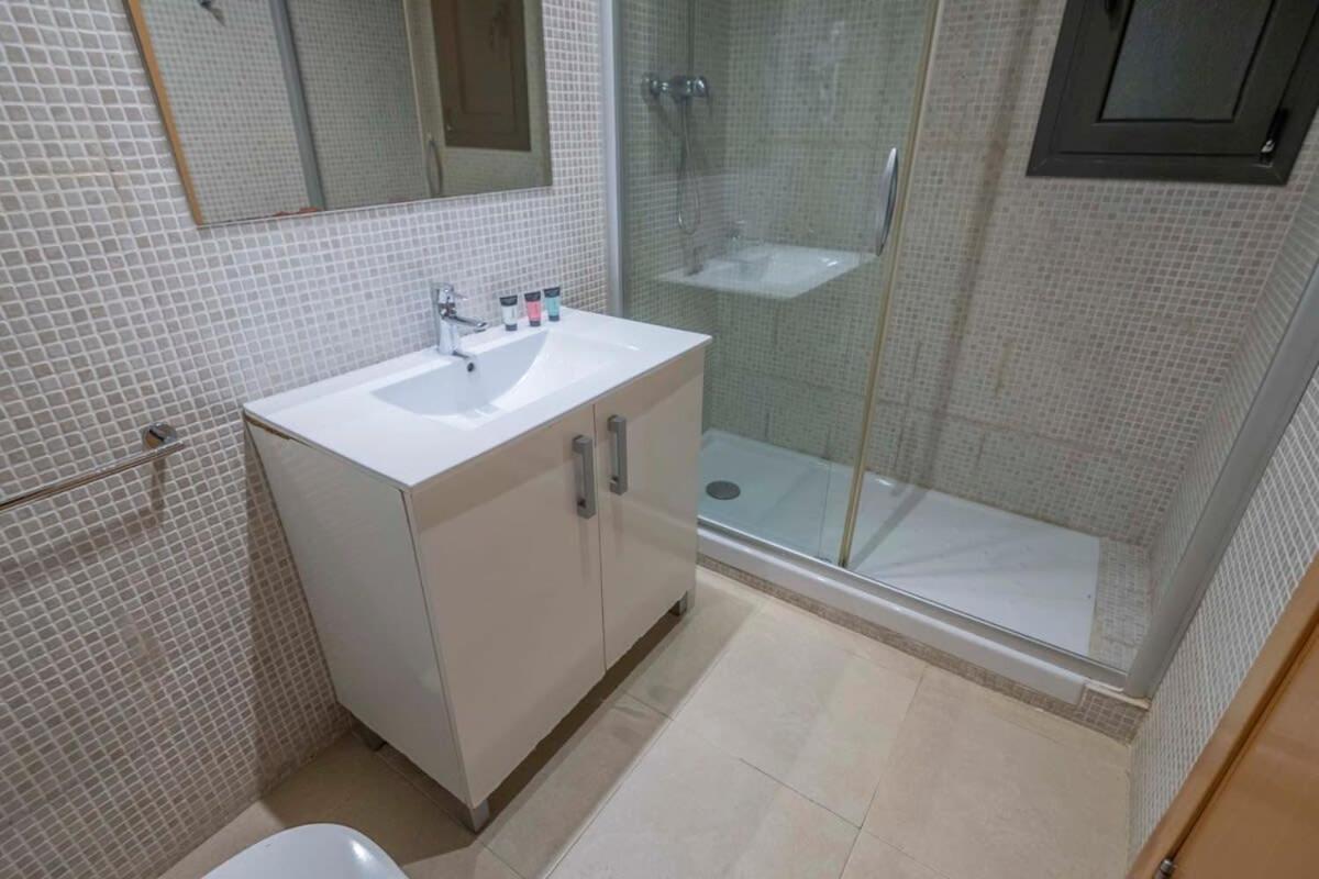 2 Bedroom With Balcony In Eixample 4-2 Apartamento Barcelona